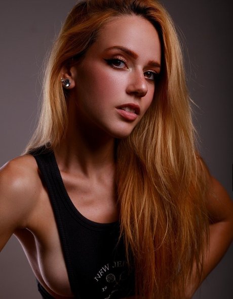 Ceciamix hot star pic