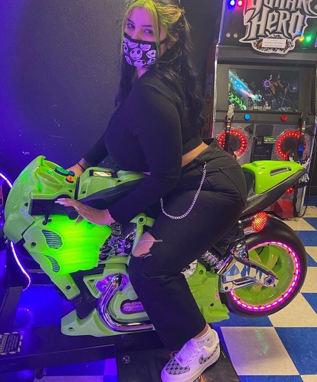 Marian Tatte model hd photos