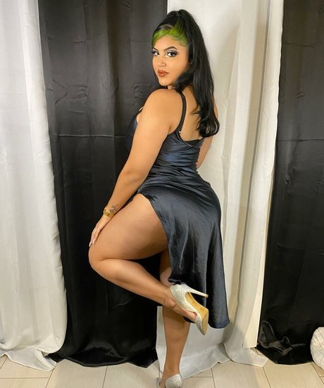 Marian Tatte erotic star photos