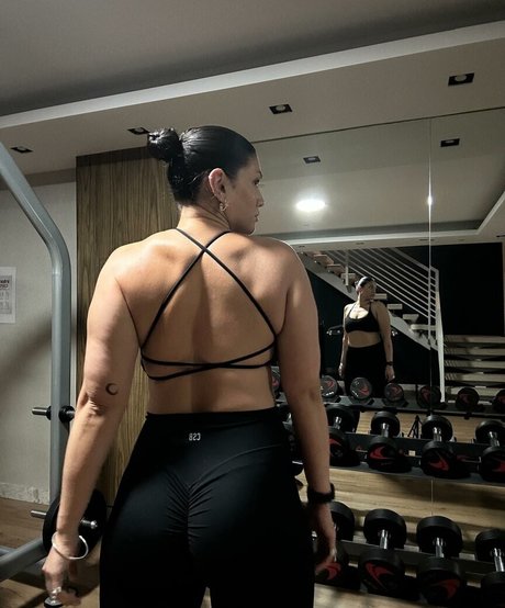 La Tecia Thomas model pics