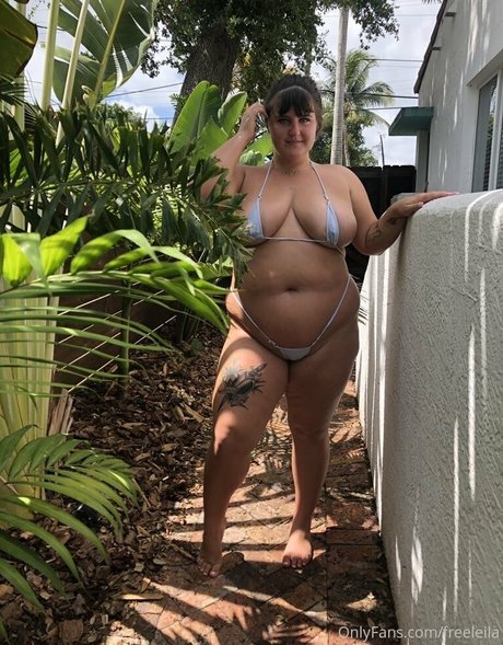 freeleila model erotic pic