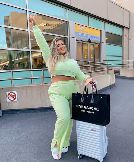 Taya Christian porn model pictures