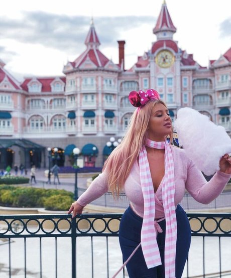 Taya Christian nude star images