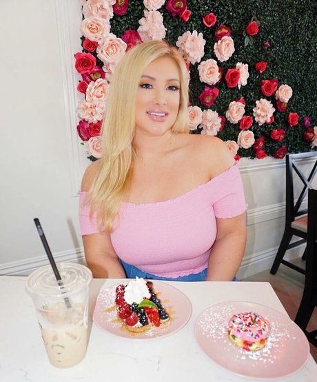 Taya Christian Profile pic