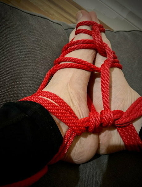 aussiebondagegirl star erotic archive