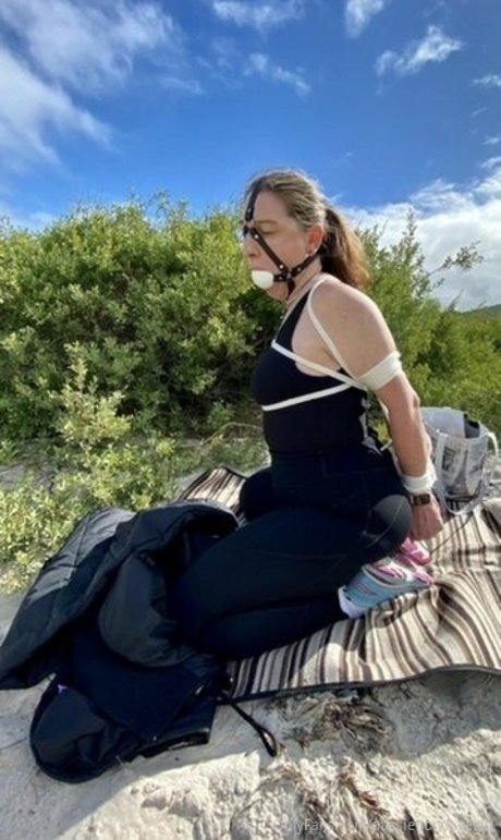 aussiebondagegirl sex actress gallery