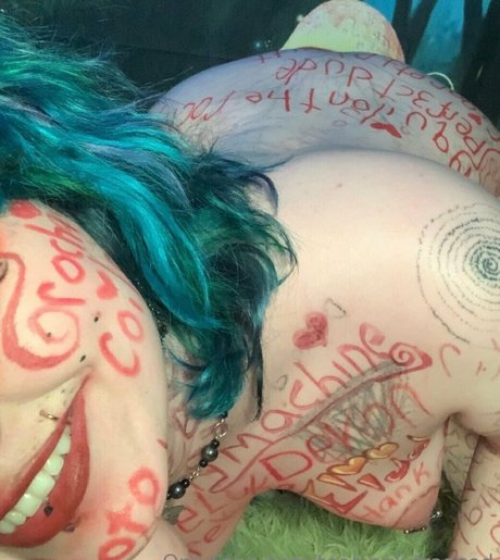 teasinglytrashed model art image