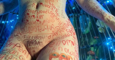 teasinglytrashed star erotic photo