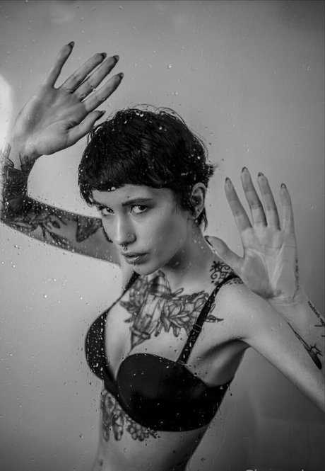 chantaise model top gallery