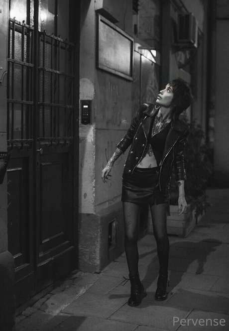 chantaise adult model pic