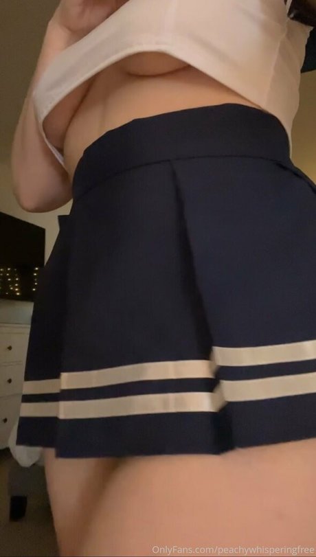 peachywhisperingfree beautiful model photo