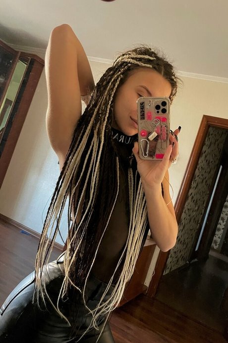 lucysunshinefree erotic model galleries