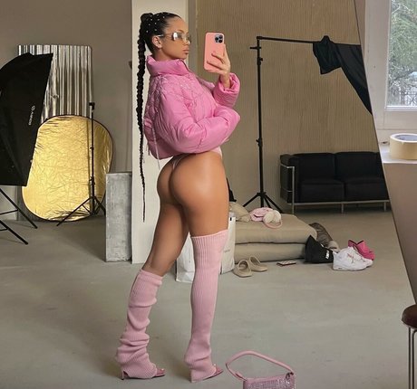 Zaebacho hot model pictures