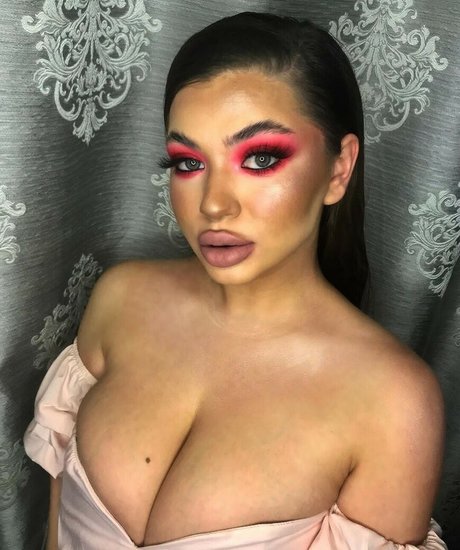 Roxana Elena naked actress image