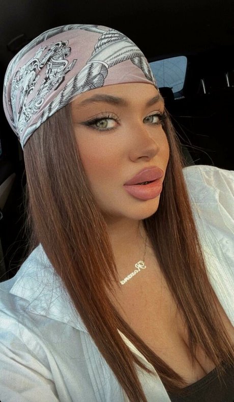 Roxana Elena star adult images