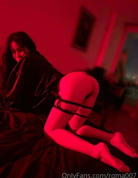 roma007 hot star photos