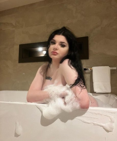 BabyMaddyXo beautiful model image