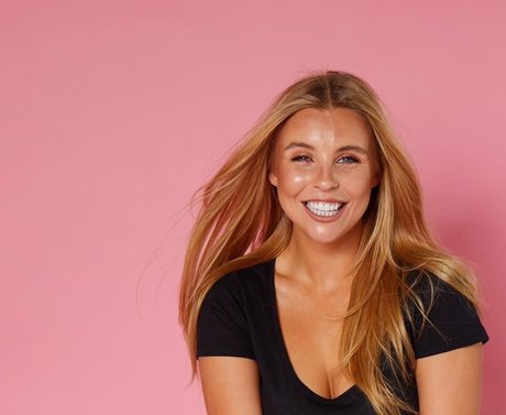 Chessy King model exclusive images