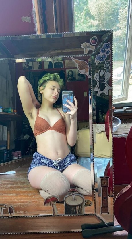 punkfrog erotic star pic