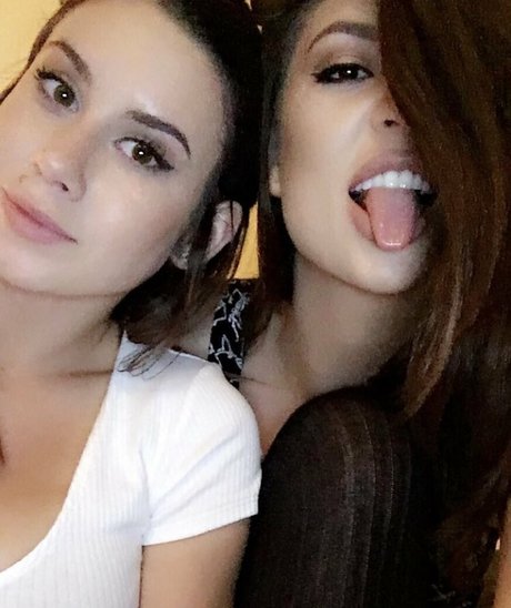 chloelamb pretty star photos