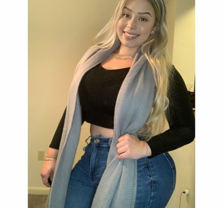 Blondiemami model adult picture