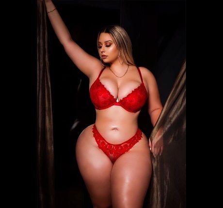 Blondiemami model exclusive pics