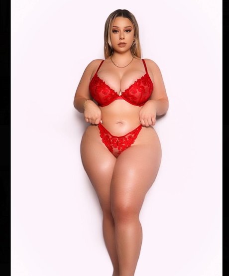 Blondiemami sexy model photo