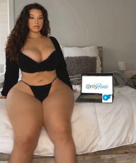 Blondiemami exclusive model pic