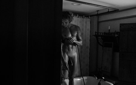 shawnnnbrooks naked model gallery