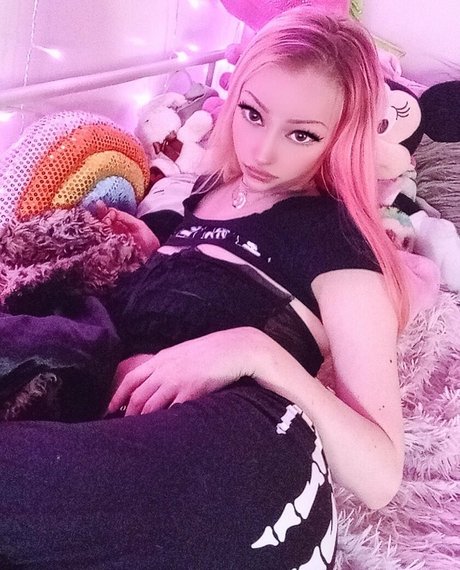 qweenaudrey nude actress pic