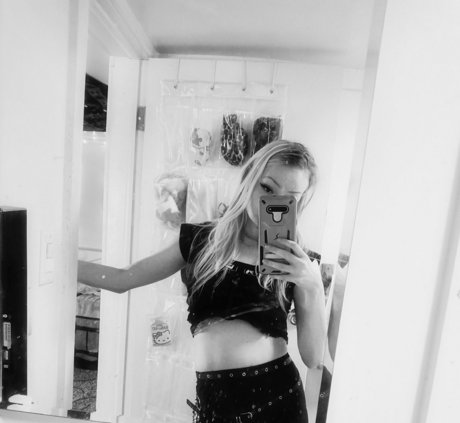 qweenaudrey star art img