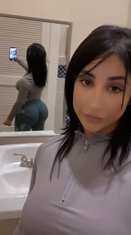 Hinataonig model perfect img