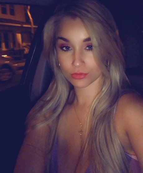 natnevv beautiful actress pics