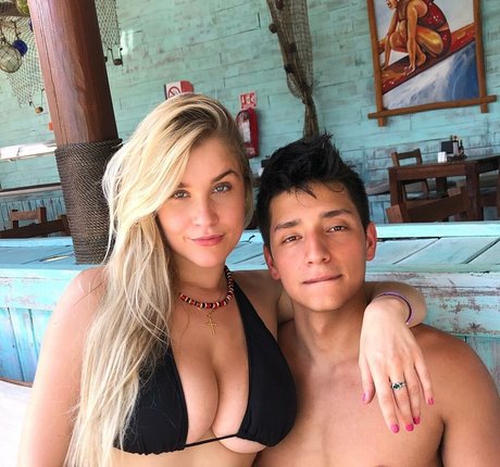 natnevv pornstar img