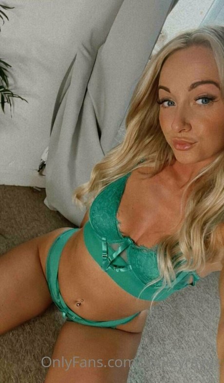 ashleyrayyx porn star archive