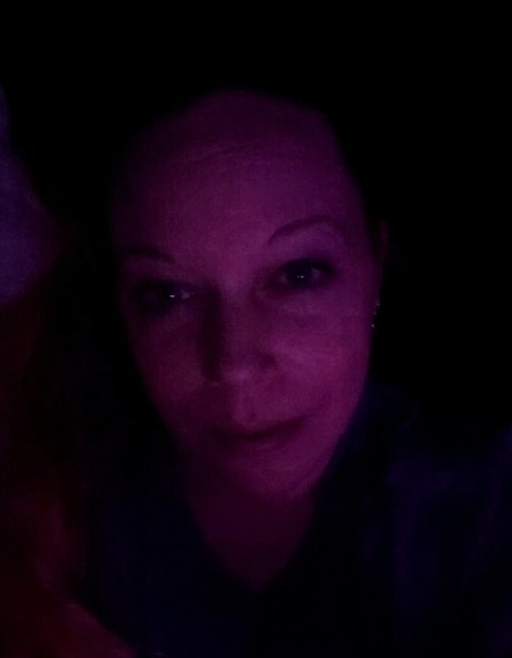 peek a boo u high quality model image