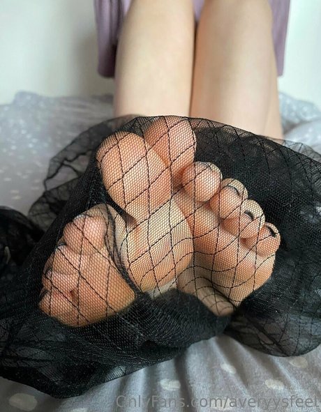 averyysfeet art star image