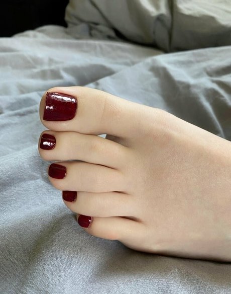averyysfeet model nude gallery