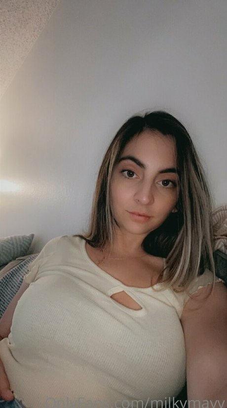 milkymayy nudes pornstar image