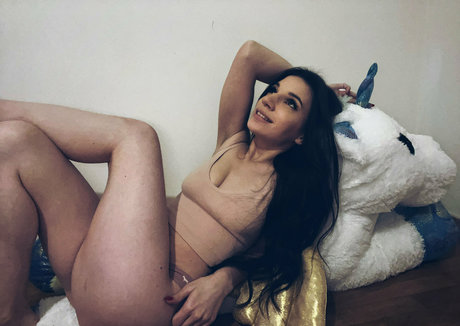 dreamheli beautiful actress img