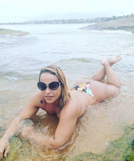 Giselle Bruta model hd archive