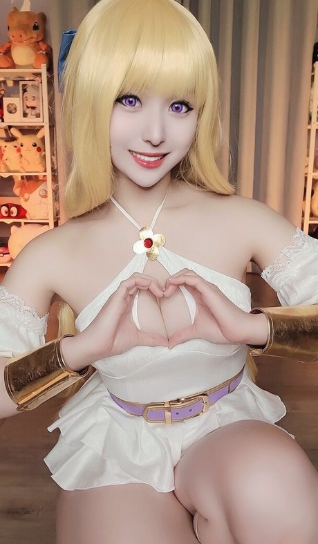 Lewd Cosplayer art star pic