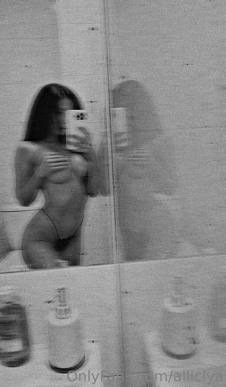 alliciya high quality model image