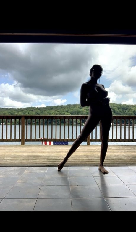 anyaivy model exclusive img