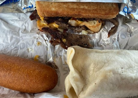 pudgypie xxx model image