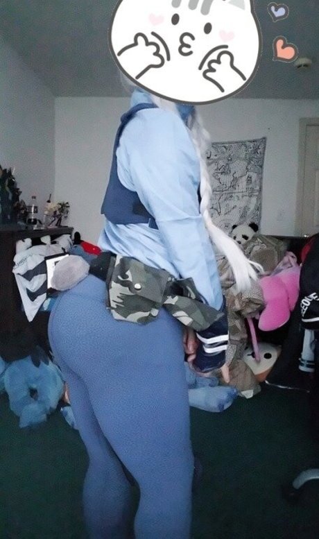 TaigerArts naked star pics