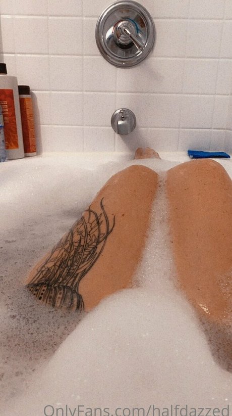 thickkthighsprettyeyess star sexy galleries