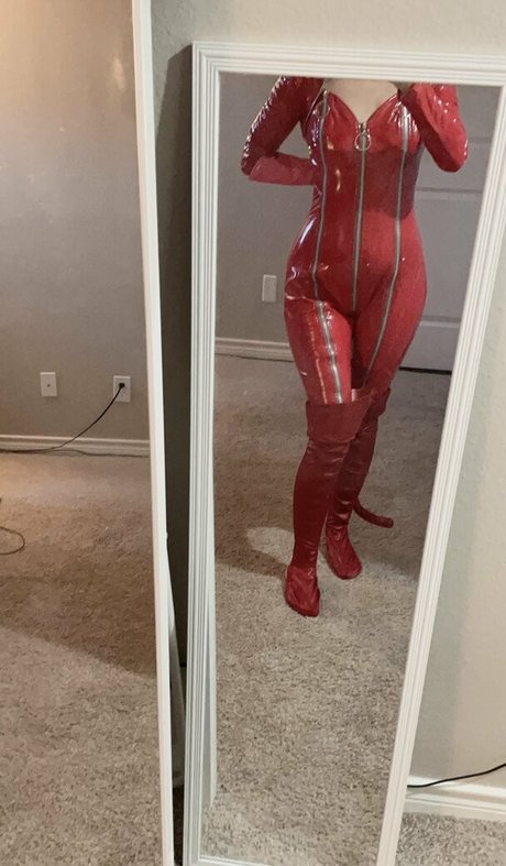 virtuallylewd sexy model img