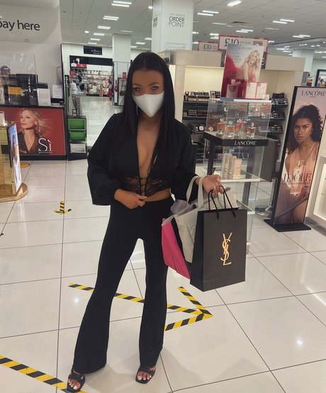 Saffronleigh naked star gallery