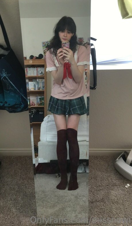 missnowi model perfect img